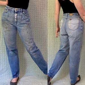 Vintage 80s Blue Light Wash Thrashed Faded High Rise Tapered Jeans by Lee M/L